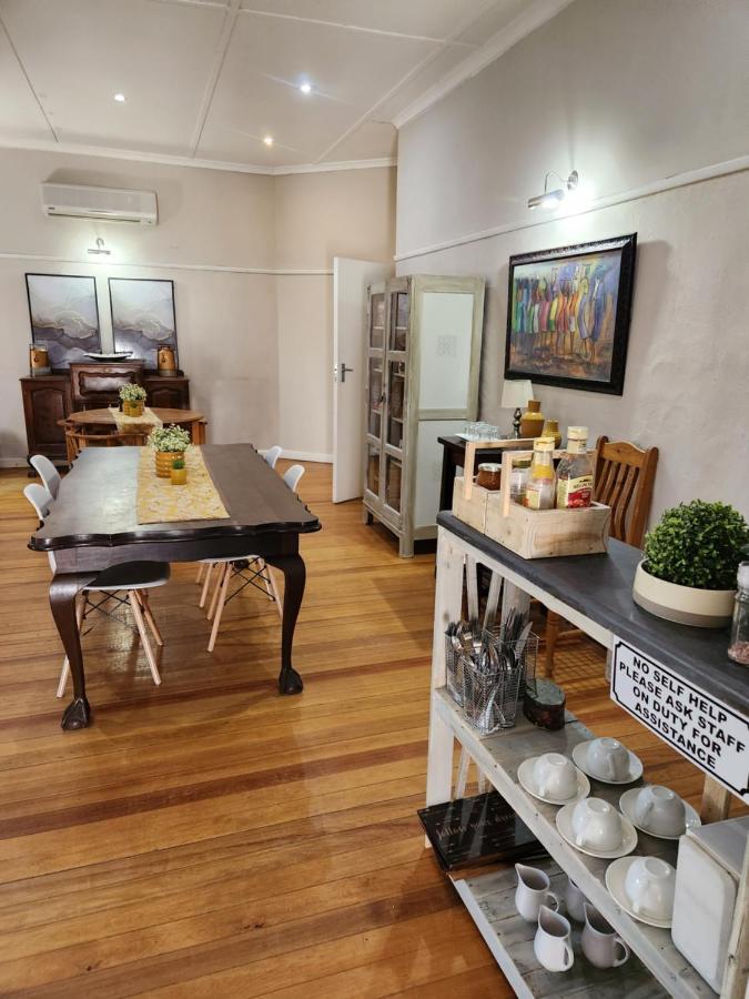 Garden Corner Guesthouse Бофорт Уест Екстериор снимка