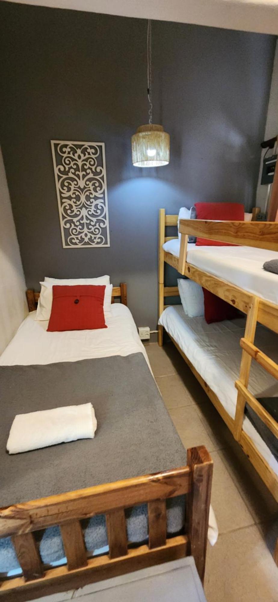 Garden Corner Guesthouse Бофорт Уест Екстериор снимка