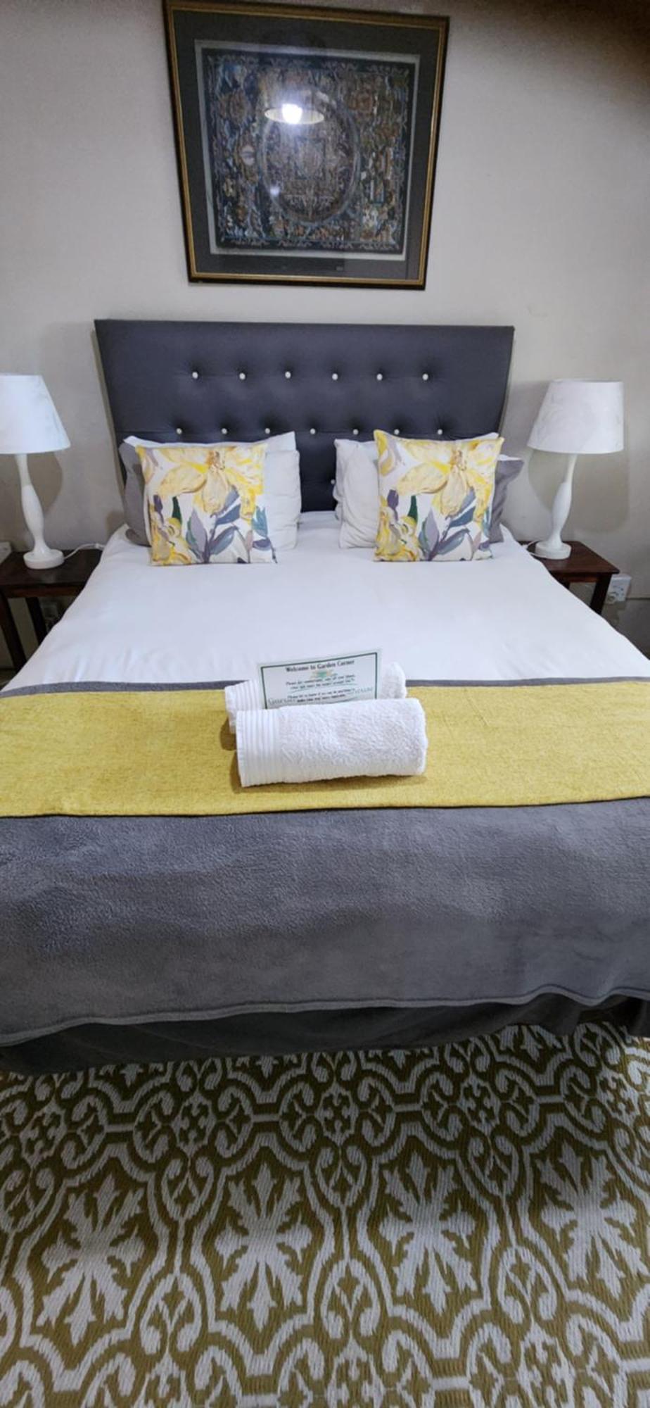 Garden Corner Guesthouse Бофорт Уест Стая снимка