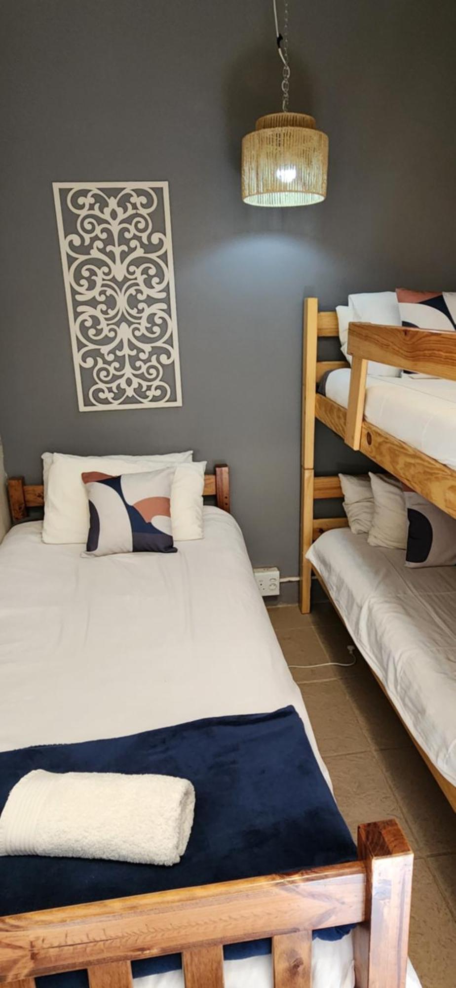 Garden Corner Guesthouse Бофорт Уест Стая снимка