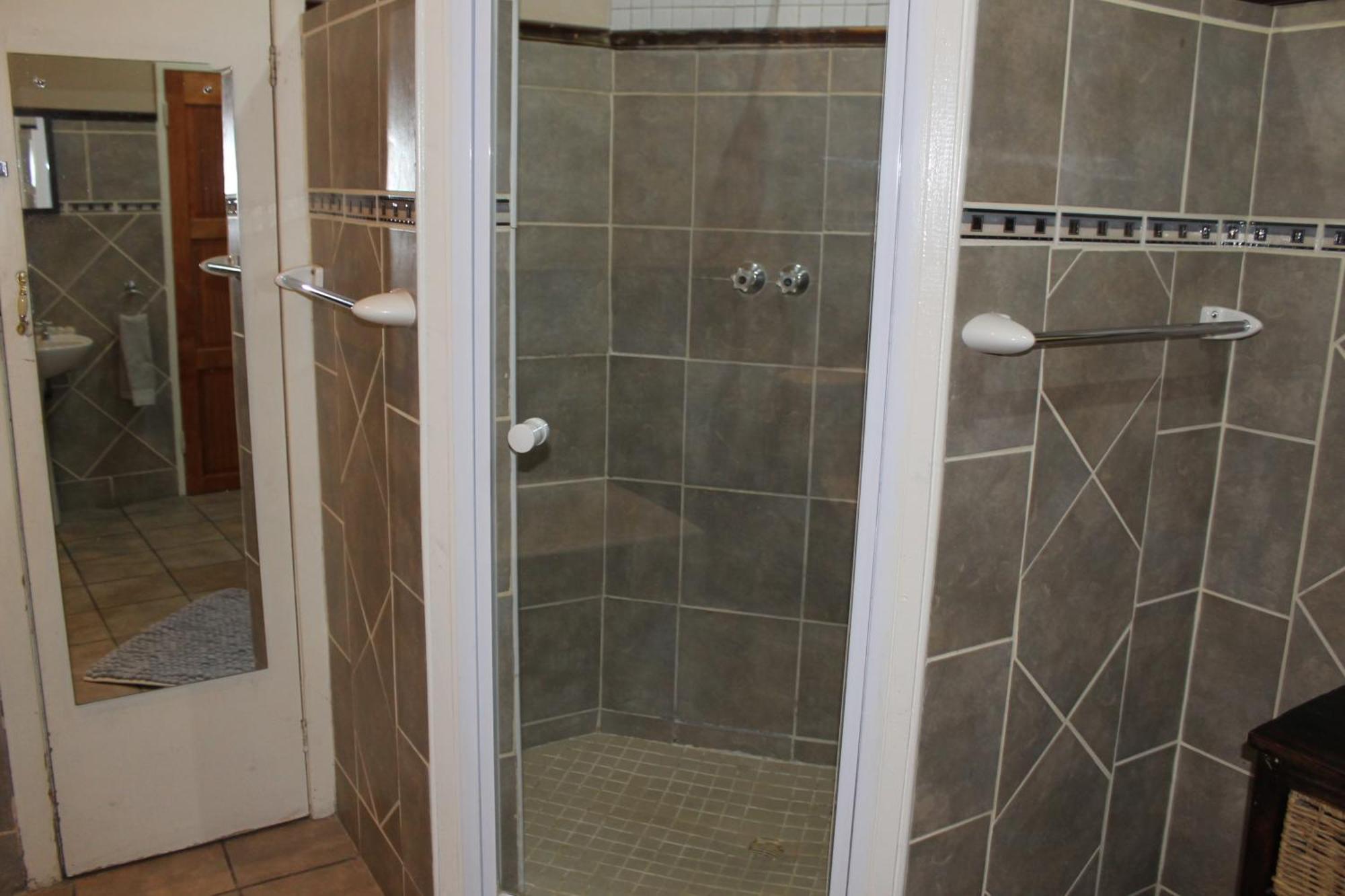 Garden Corner Guesthouse Бофорт Уест Екстериор снимка